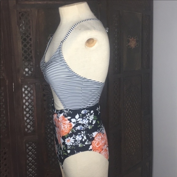 Cupshe Mixed Print Monokini Floral & Stripe NWT - Picture 5 of 11